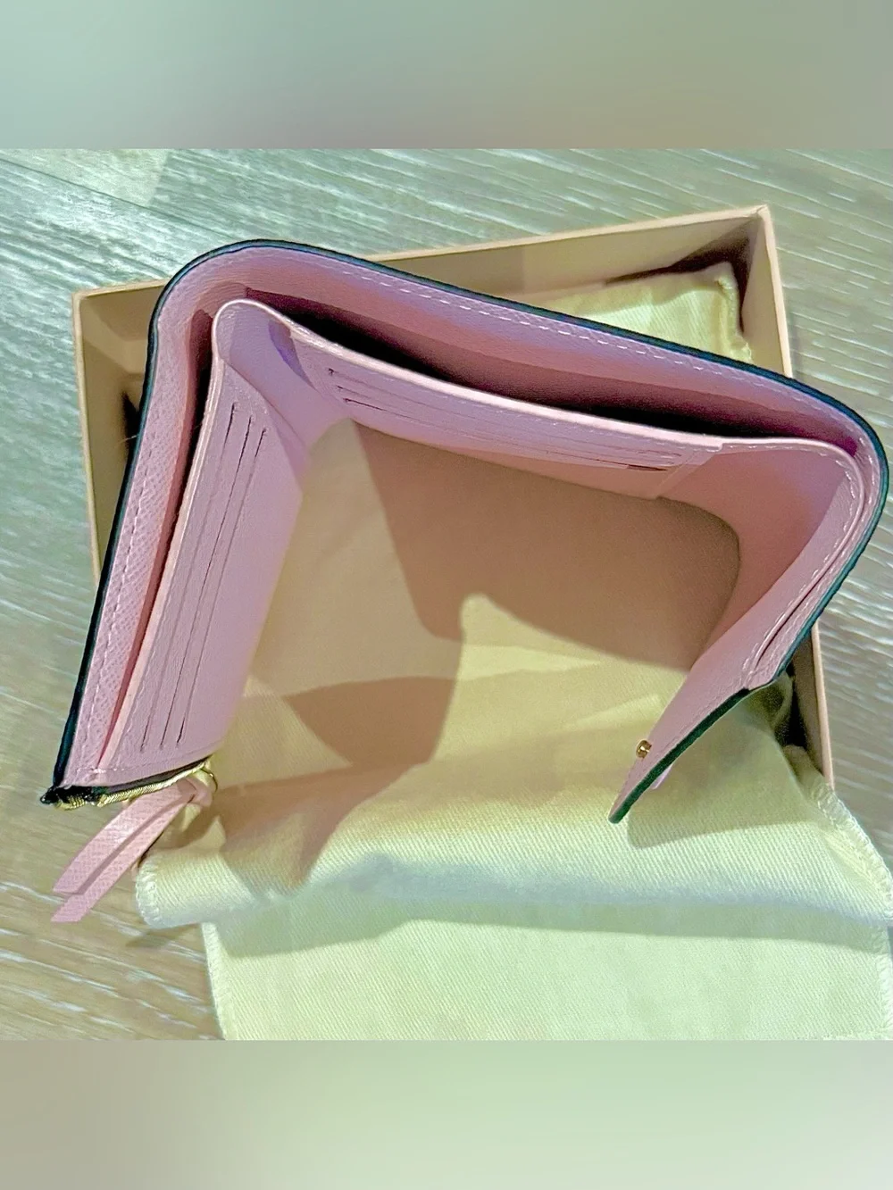 NWT Louis Vuitton • Victorine Wallet • Signature Monogram Rose Ballerine • M6236